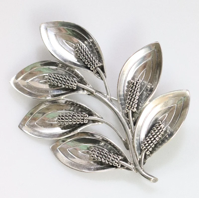 Fashion Brooch-Vintage Aarre & Krogh Danish Jewelry | Modernist Six Calla Lily Brooch